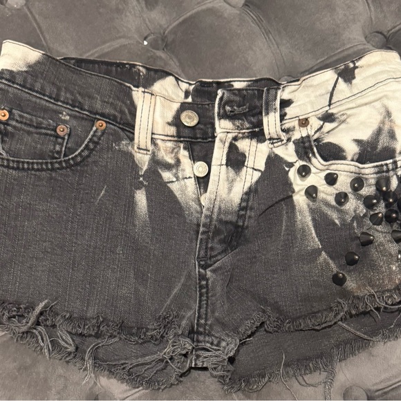 Levi's Black and White Jean Shorts - Picture 1 of 2